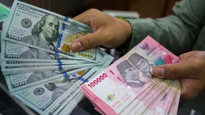 Rupiah Diprediksi Tembus Rp 18.000 per Dolar AS, Investor Asing Dinilai Mulai Khawatir.jpg