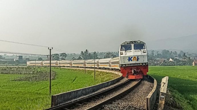 Rupiah Melemah, KAI Akui Biaya Operasional Terpengaruh Namun Tiket Belum Akan Naik.jpg
