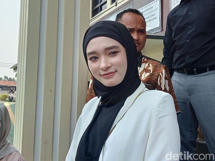 Eva Manurung, Ibunda Virgoun, Ungkap Kendala Bertemu Cucu Via Media Sosial