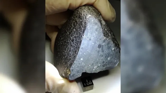 meteorit-black-beauty-mengungkap-rahasia-mars.webp