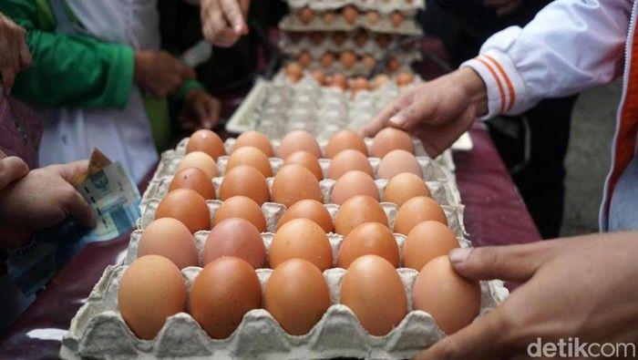 Sadar Nggak Sih Harga Telur Ayam Makin Mahal? Kini Dijual Rp 32.000/Kg