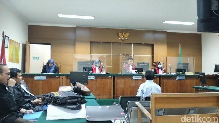 Kasus Korupsi Kredit Bank Banten: Eks Pejabat Minta Dibebaskan